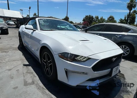 2018 Ford Mustang z USA, uszkodzony, nr VIN 1FATP8UH0J5111777